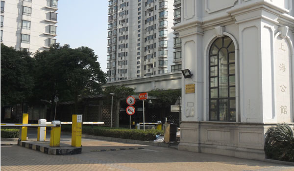 昆山上海公館道閘案例 - 中出網(wǎng)-智能出入口與停車充電門戶
