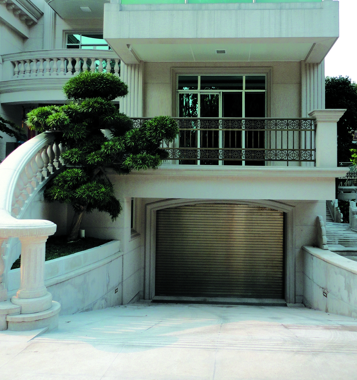 鋁藝陽臺(tái)護(hù)欄