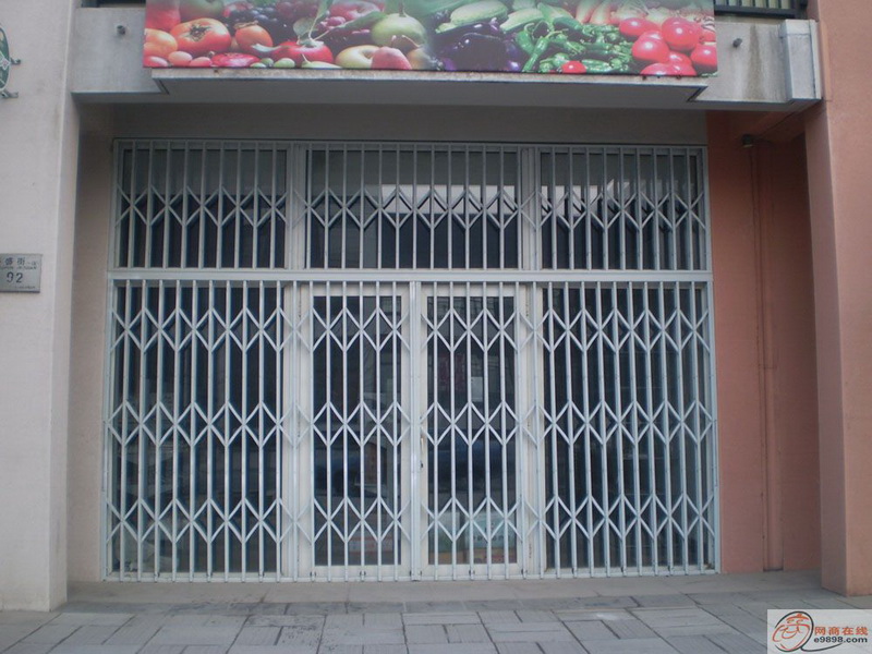 廣西河池市考漆不銹鋼拉閘門工程案例 - 中出網(wǎng)-智能出入口與停車充電門戶