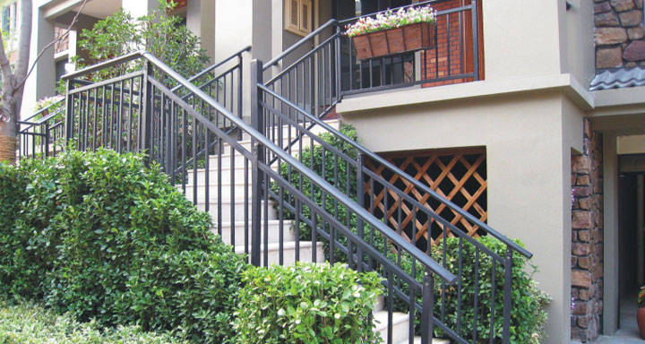 湖南衡陽小區(qū)樓梯護欄案例 - 中出網-智能出入口與停車充電門戶