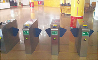 清遠盈盞酒店人行通道閘工程案例