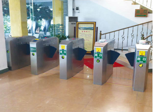 清遠盈盞酒店人行通道閘工程案例 - 中出網(wǎng)-智能出入口與停車充電門戶