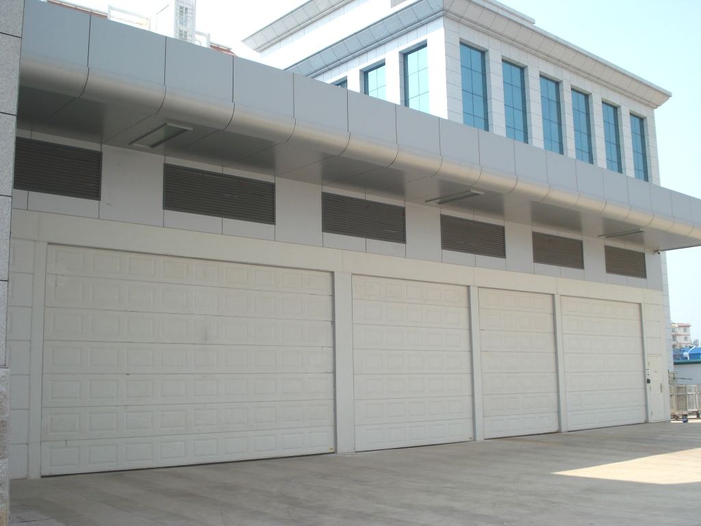 翻板車庫門 - 車庫門