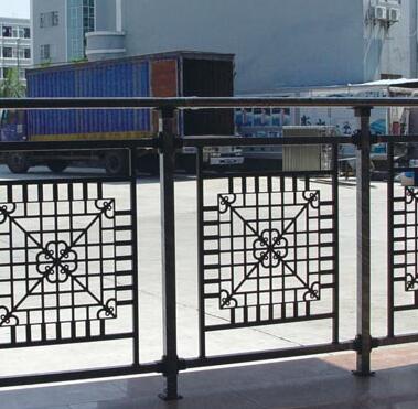 鋁藝大門 - 陽臺護(hù)欄