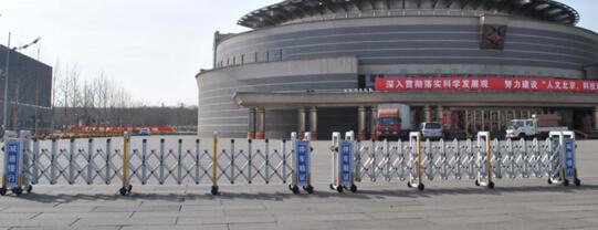 石家莊出安智能伸縮門在石家莊市華新藥業(yè)有限責任公司的風采