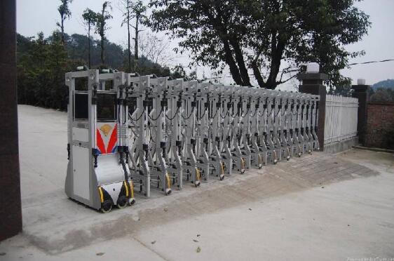 杭州出安智能電動伸縮門成翡翠城梧桐郡的搖籃