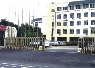 杭州出安智能為杭州迪普科技股份有限公司大門口增添伸縮門