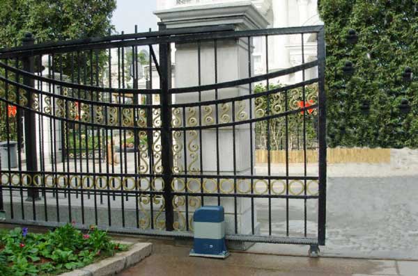 熱烈祝賀福州出安智能開門機(jī)進(jìn)駐福州碧桂圓假日半島別墅