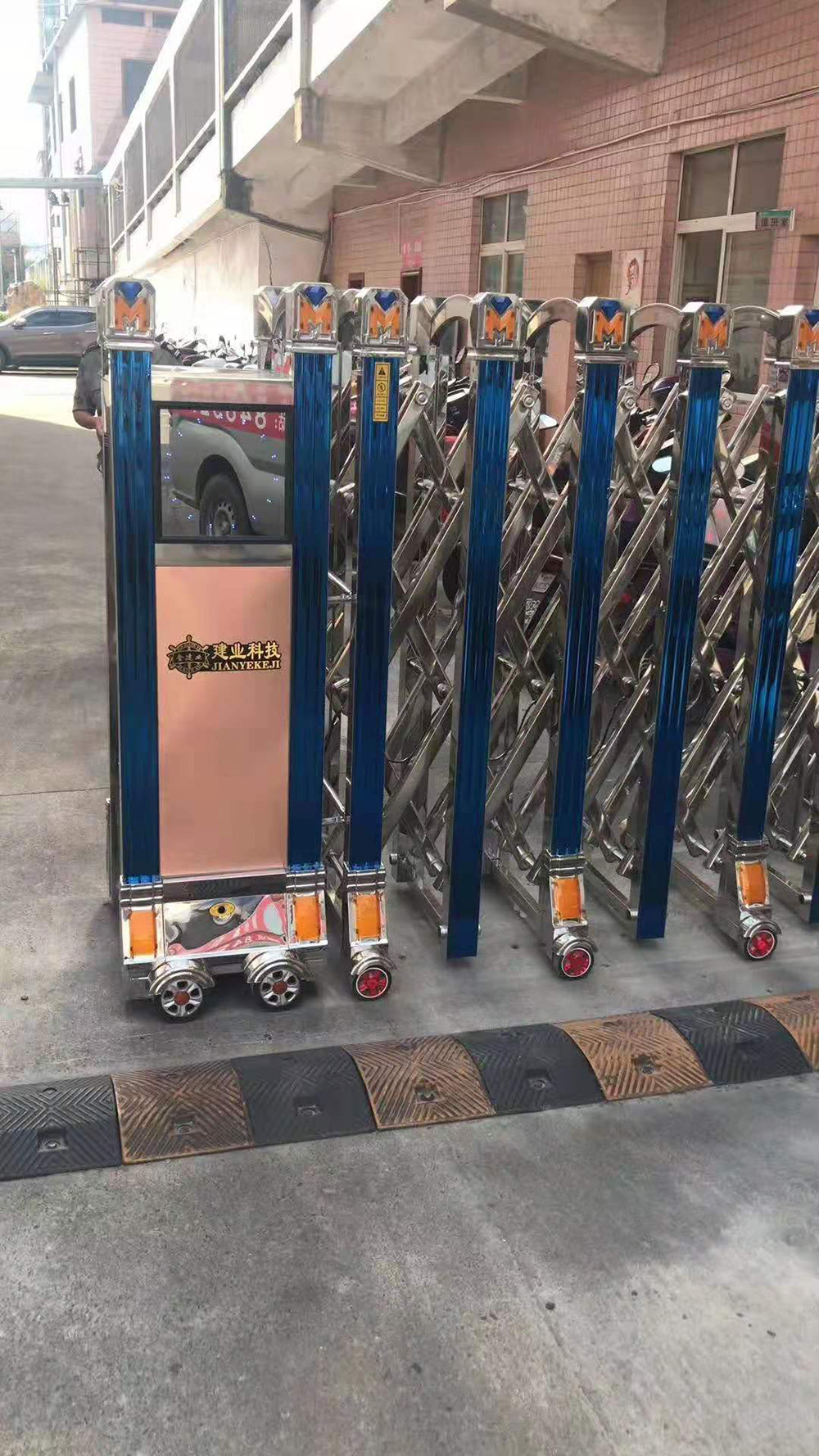 藍鉆系列案例 - 中出網(wǎng)-智能出入口與停車充電門戶