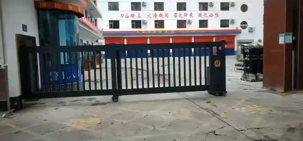 段滑門系列工程案例 - 中出網(wǎng)-智能出入口與停車充電門戶