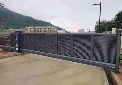 懸浮門系列工程案例 - 中出網(wǎng)-智能出入口與停車充電門戶