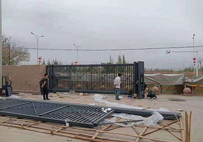 懸浮門系列工程案例 - 中出網(wǎng)-智能出入口與停車充電門戶