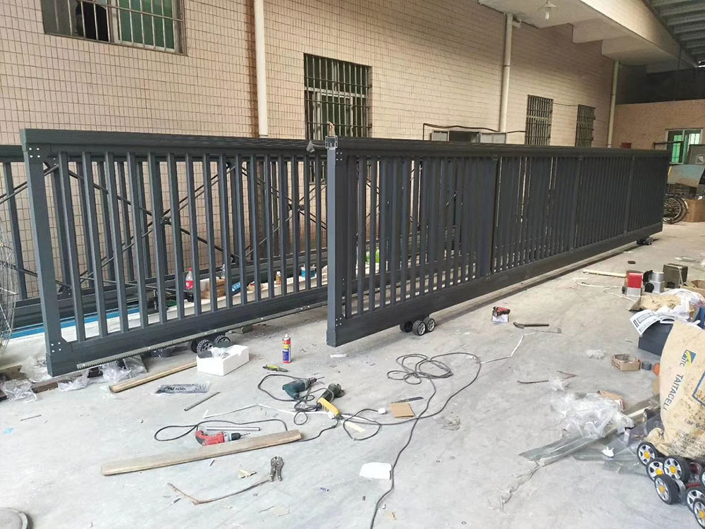 平移門系列案例 - 中出網-智能出入口與停車充電門戶