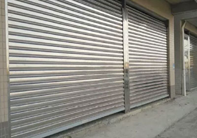 卷閘門(mén)系列案例 - 中出網(wǎng)-智能出入口與停車(chē)充電門(mén)戶(hù)