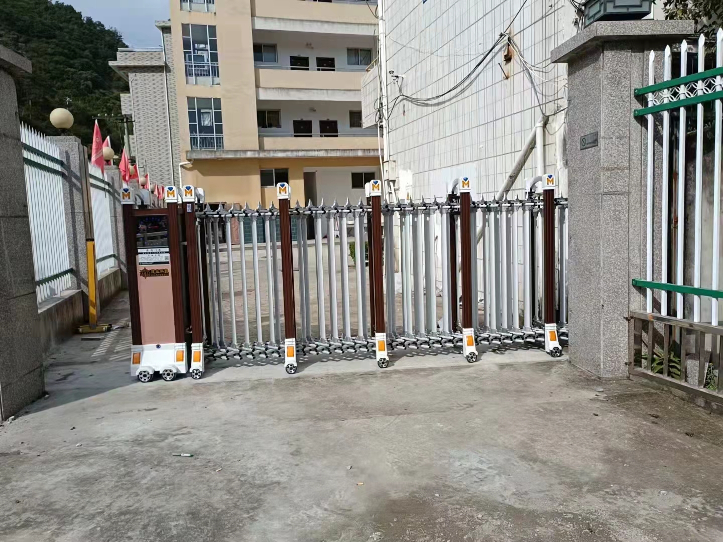 藍(lán)鉆系列工程案例 - 中出網(wǎng)-智能出入口與停車充電門戶