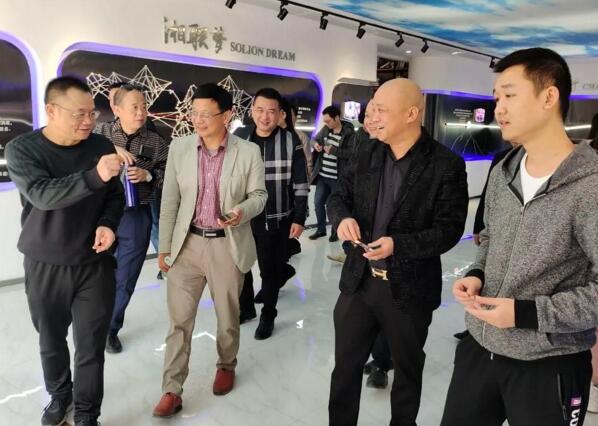 湘潭市建筑設(shè)計(jì)院一行到湘聯(lián)股份考察交流