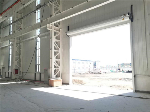 湘聯(lián)抗風卷簾門隨著“一帶一路”走進新疆，走進北新路橋