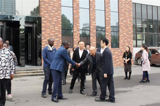 烏干達代表團一行蒞臨參觀考察湘聯(lián)