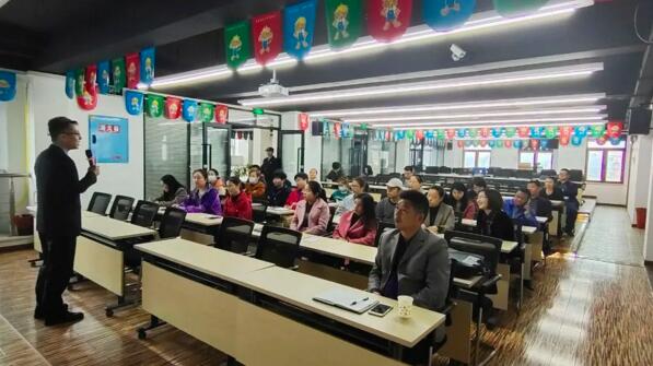 關(guān)愛(ài)員工，我們?cè)谛袆?dòng)——湘聯(lián)股份開展疫情防控專業(yè)知識(shí)培訓(xùn)