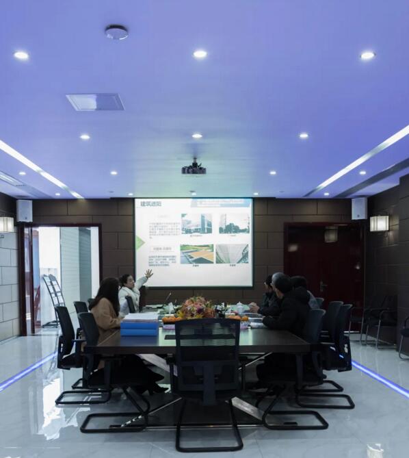 “愛(ài)家當(dāng)代境MOMA項(xiàng)目組”深入湘聯(lián)股份參觀考察