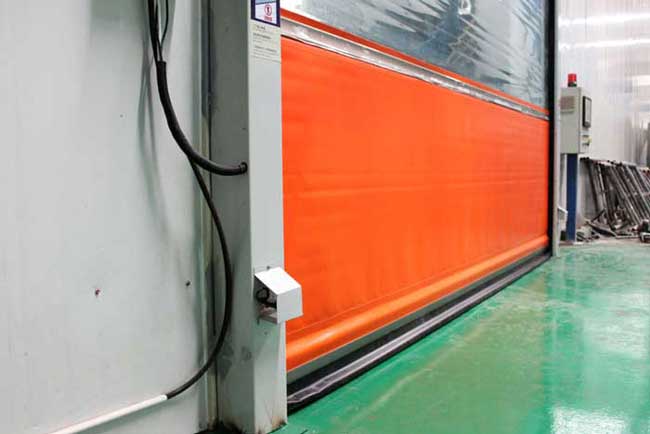 萬容科技快速卷簾門案例 - 中出網(wǎng)-智能出入口與停車充電門戶