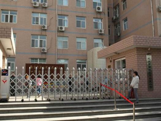 北京出安智能伸縮門給北京康樂里小學(xué)不一樣的體驗  