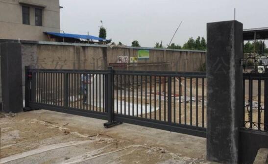 有人要爬門怎么辦？怎么保障本溪懸浮門內(nèi)以及人員的安全呢？