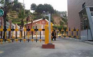 本溪天著國(guó)際溫泉休閑度假地欄柵道閘案例