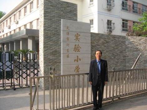 天津出安智能為天津河東實驗小學添置伸縮門