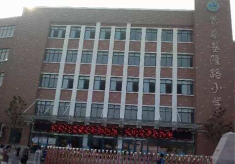 青島出安智能伸縮門成青島基隆路小學(xué)亮點