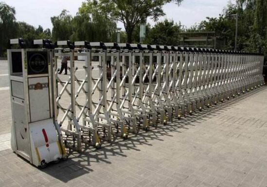 寧波出安智能為榮安勸學(xué)里添上伸縮門(mén)