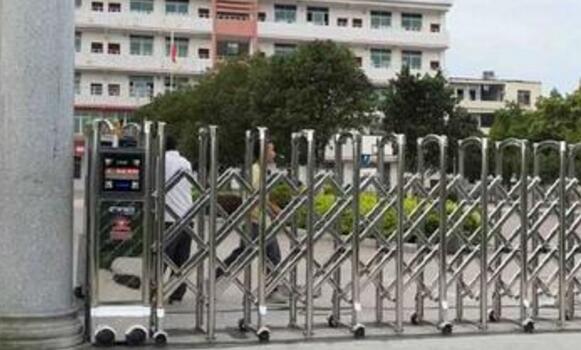 寧波如意股份有限公司安裝寧波出安智能電動伸縮門正式投入使用