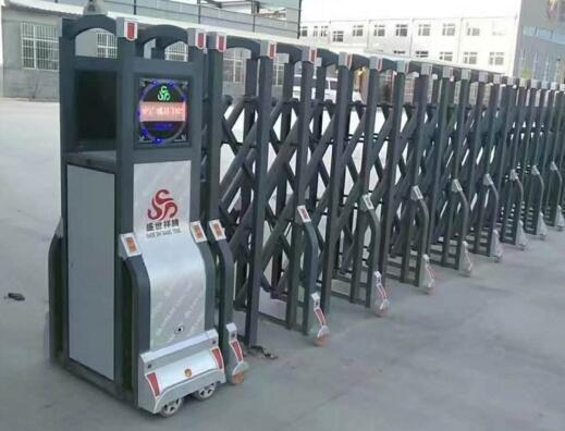 寧波出安智能伸縮門進(jìn)駐寧波市甬大教育專修學(xué)校大門口