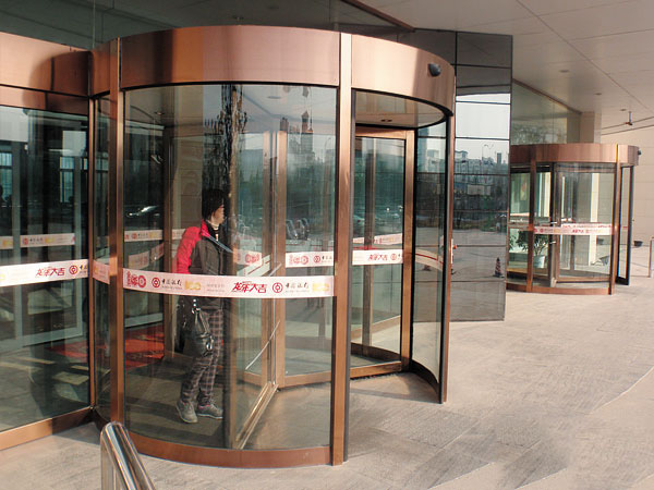 三翼旋轉(zhuǎn)門