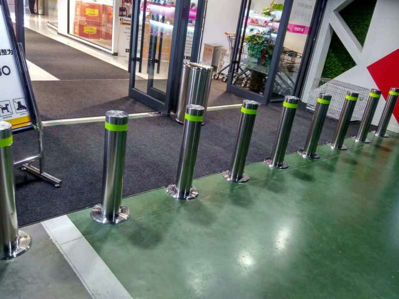 鄭州出安智能可移動(dòng)不銹鋼升降柱進(jìn)駐河南鄭州新田360廣場