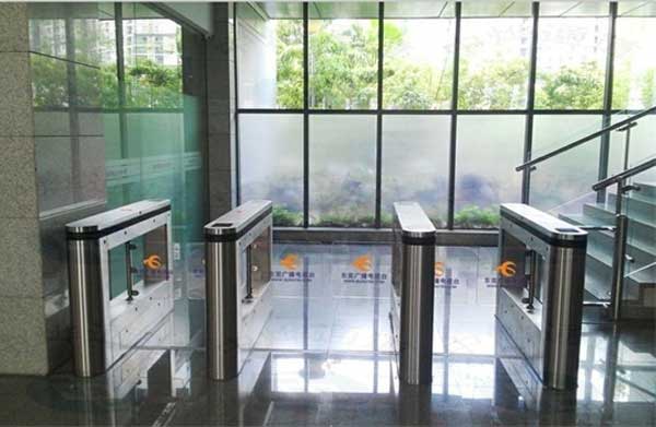 喜迎東莞出安智能通道閘進駐東莞電視臺