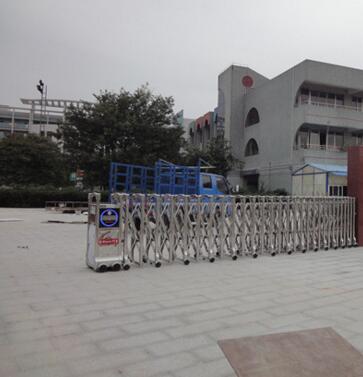 唐山出安智能為唐山建設(shè)集團(tuán)有限責(zé)任公司提供電動伸縮門工程