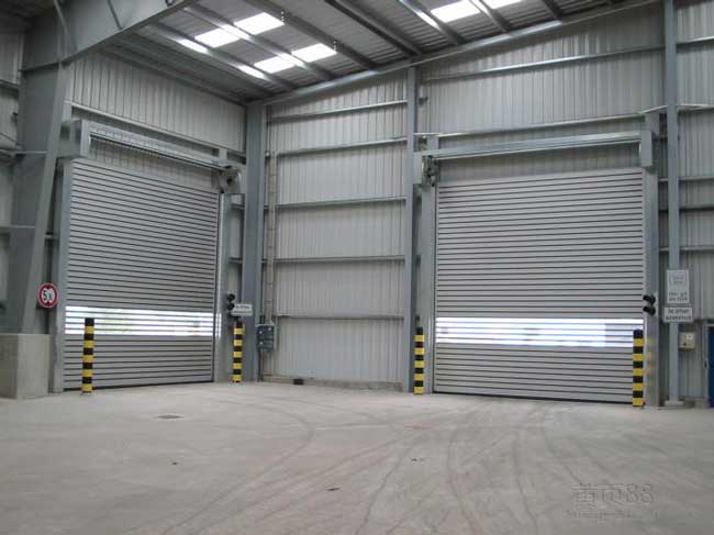 車間硬質(zhì)快速卷簾門