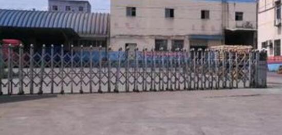 溫州出安智能電動(dòng)伸縮門閃亮在溫州市越秀學(xué)校大門口猶如騎士般永睡不朽