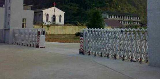 溫州出安智能電動(dòng)伸縮門帶給溫州市鹿城區(qū)職業(yè)技術(shù)學(xué)校的形象展示