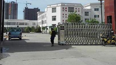 紹興縣藍天實驗學校選用紹興出安智能伸縮門