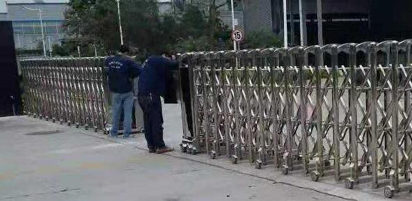 紹興市容納測(cè)控技術(shù)有限公司大門口的電動(dòng)伸縮門由紹興出安智能提供