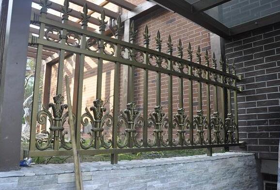 揚州出安智能護欄帶給板橋源墅的形象展示