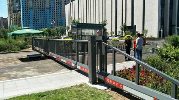 鄂爾多斯電力（集團）有限責(zé)任公司懸浮門案例 - 中出網(wǎng)-智能出入口與停車充電門戶