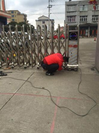 臺州出安智能電動伸縮門讓三門縣林迪生學校顯得更有個性