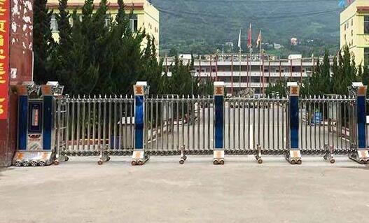 嘉興學(xué)院南湖學(xué)院點(diǎn)綴嘉興出安智能電動(dòng)伸縮門(mén)