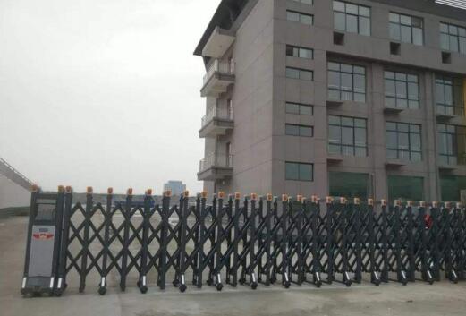 金華市女子中學(xué)選用金華出安智能電動(dòng)伸縮門