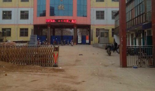 邯鄲出安智能伸縮門成為邯鄲市明山學校的門柱