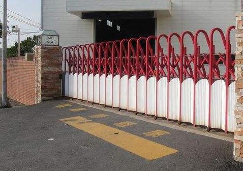 邯鄲市叢臺(tái)區(qū)永安學(xué)校一直以來(lái)對(duì)邯鄲出安智能伸縮門的支持