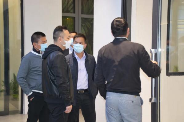 區(qū)、鎮(zhèn)政府領(lǐng)導(dǎo)蒞臨榮高門窗慰問走訪